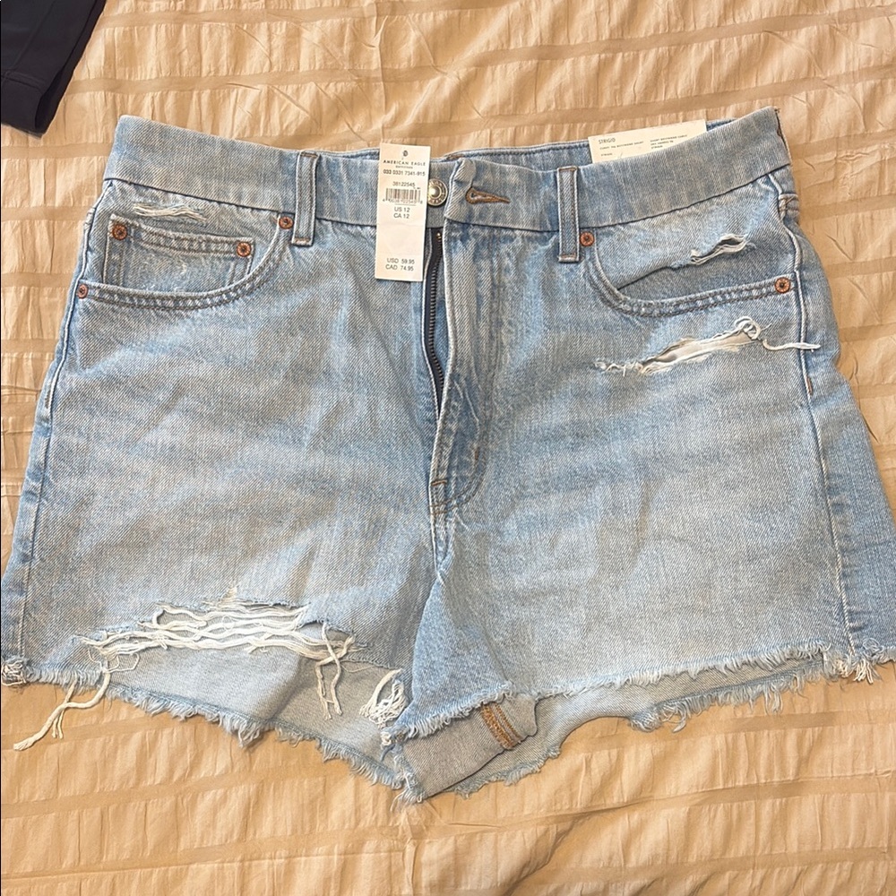 American Eagle Outfitters Blue curvy 90s boyfriend short